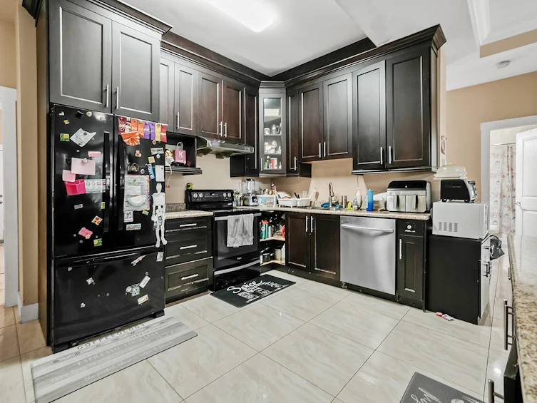 819 Clearbrook Road, Abbotsford, BC, V2T 5X2 - 21