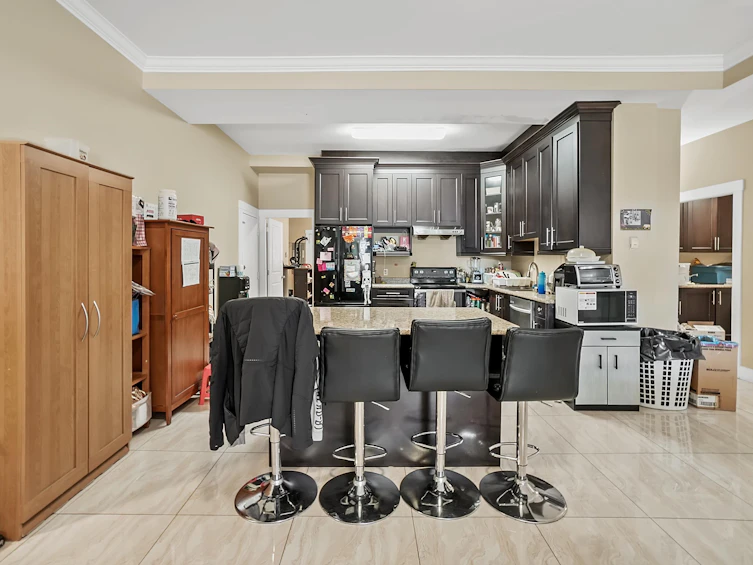 819 Clearbrook Road, Abbotsford, BC, V2T 5X2 - 20