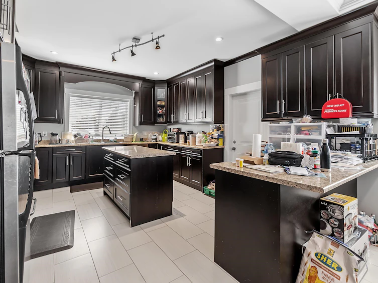 819 Clearbrook Road, Abbotsford, BC, V2T 5X2 - 2