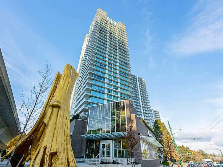 2401-8131 Nunavut Lane, Vancouver, BC, V5X 0E2