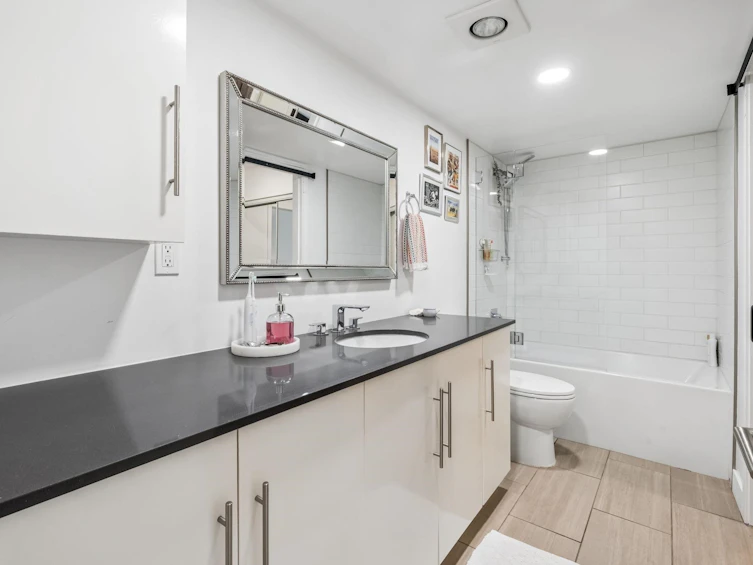 205-1330 Graveley Street, Vancouver, BC, V5L 3A2 - 15
