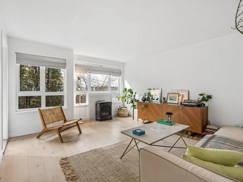 205 - 1330 Graveley Street, Vancouver BC V5L 3A2