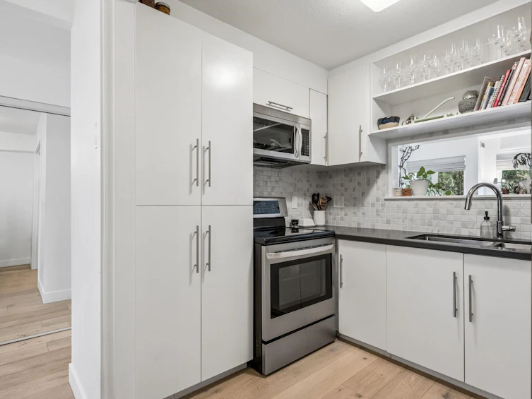 205-1330 Graveley Street, Vancouver, BC, V5L 3A2 - 17