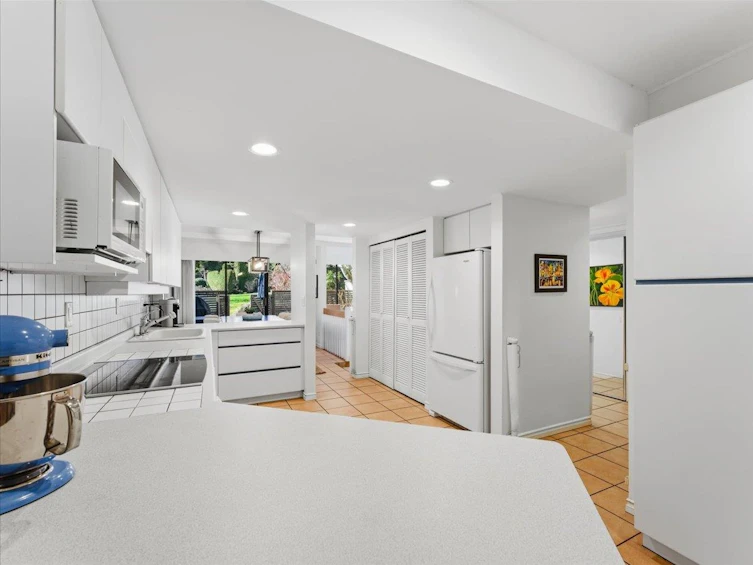 15-4957 Marine Drive, West Vancouver, BC, V7W 2P5 - 15