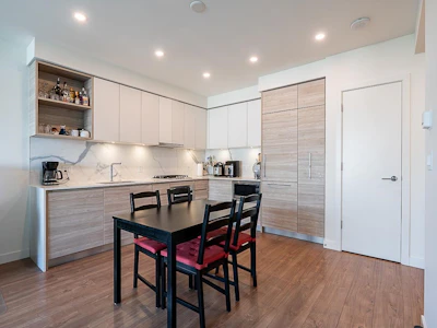 1108-585 Austin Avenue - 5