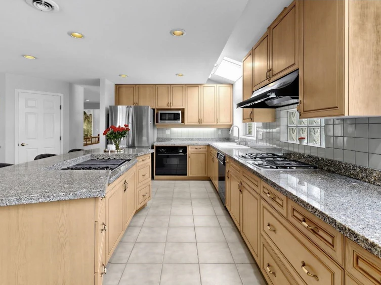 8022 Lakefield Drive, Burnaby, BC, V5E 3W8 - 14