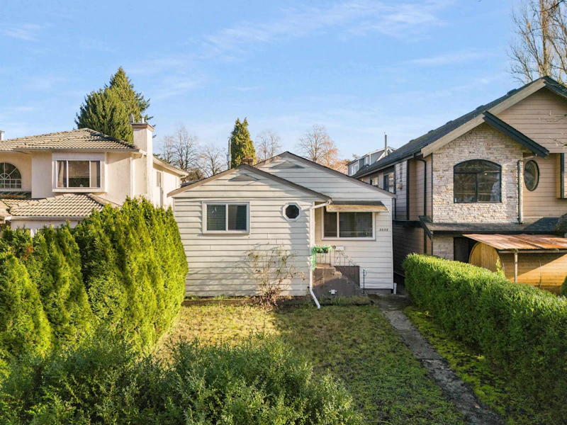 5556 Earles Street, Vancouver BC V5R 3S1
