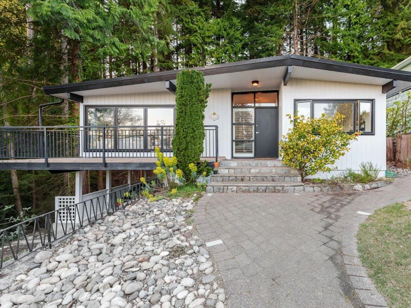868 Prospect Avenue, North Vancouver BC V7R 2M3