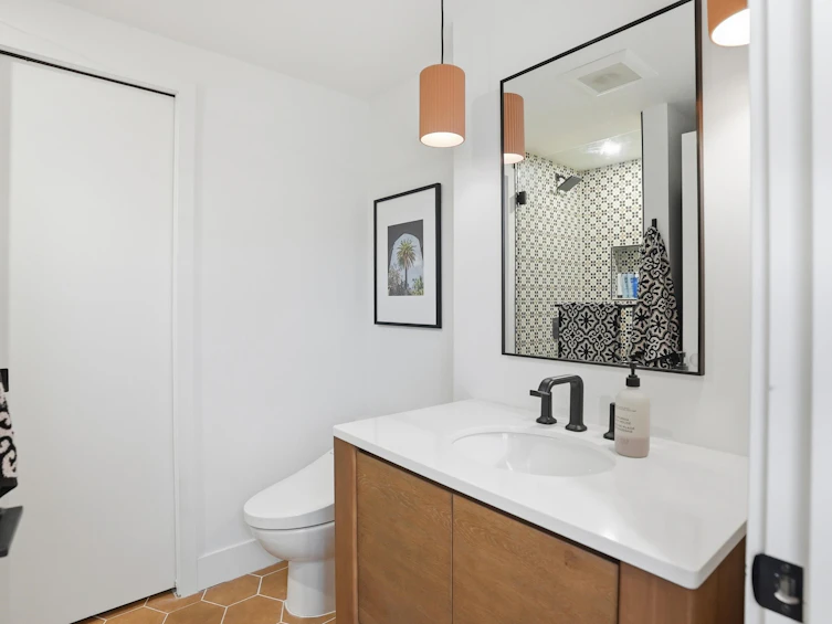 1576 W 8 Avenue, Vancouver, BC, V6J 4R8 - 25