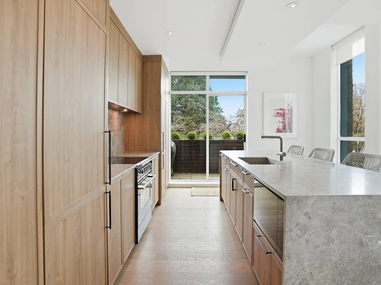 1576 W 8 Avenue, Vancouver, BC, V6J 4R8 - 6