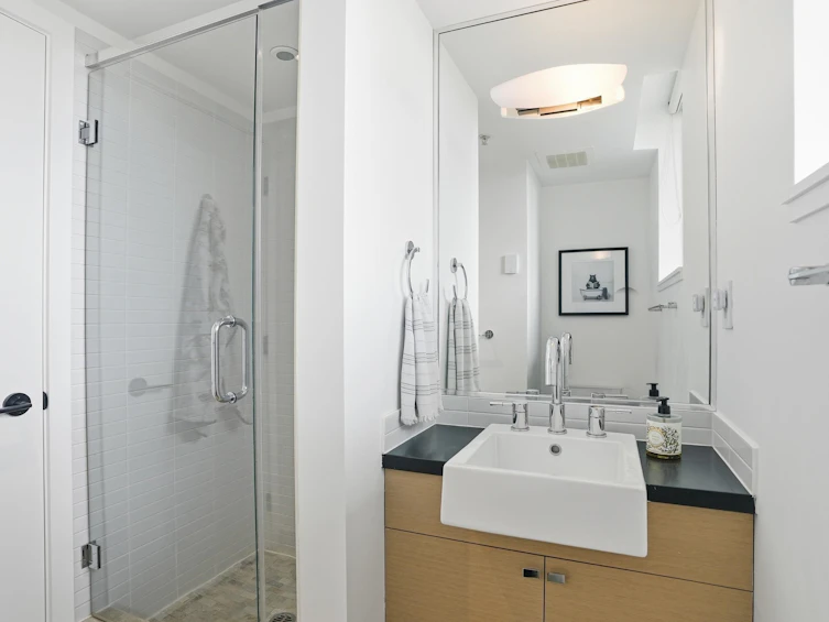 1576 W 8 Avenue, Vancouver, BC, V6J 4R8 - 19