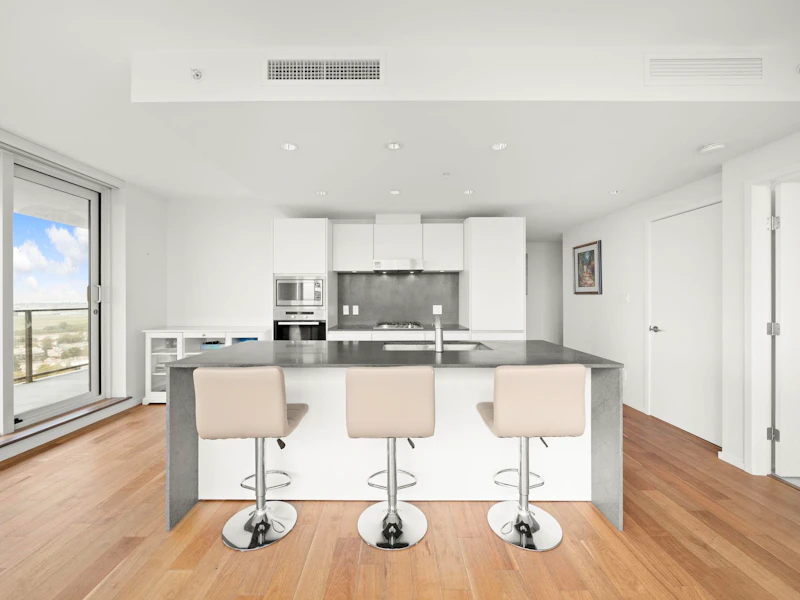 1808 - 8555 Granville Street, Vancouver BC V6P 0C3