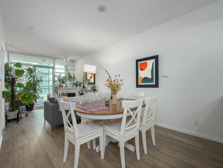 405-168 E Esplanade, North Vancouver, BC, V7L 4X8 - 5