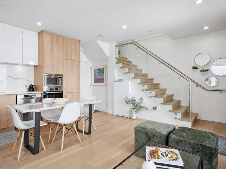 4419 Welwyn Street, Vancouver, BC, V5N 3Z3 - 5