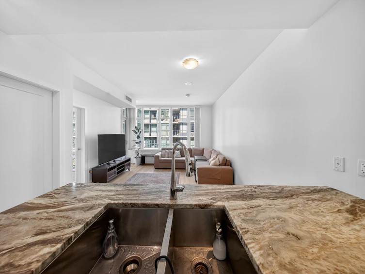 301-2565 Maple Street, Vancouver, BC, V6J 0C8 - 8