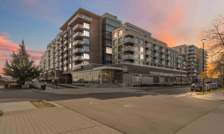 TH 109-755 Harbourside Drive