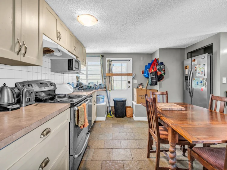 2575 W 3rd Avenue, Vancouver, BC, V6K 1M2 - 18