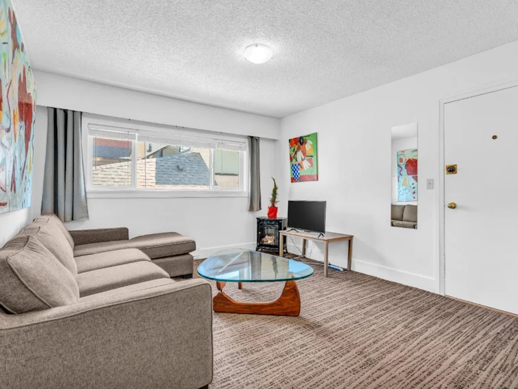 2575 W 3rd Avenue, Vancouver, BC, V6K 1M2 - 6