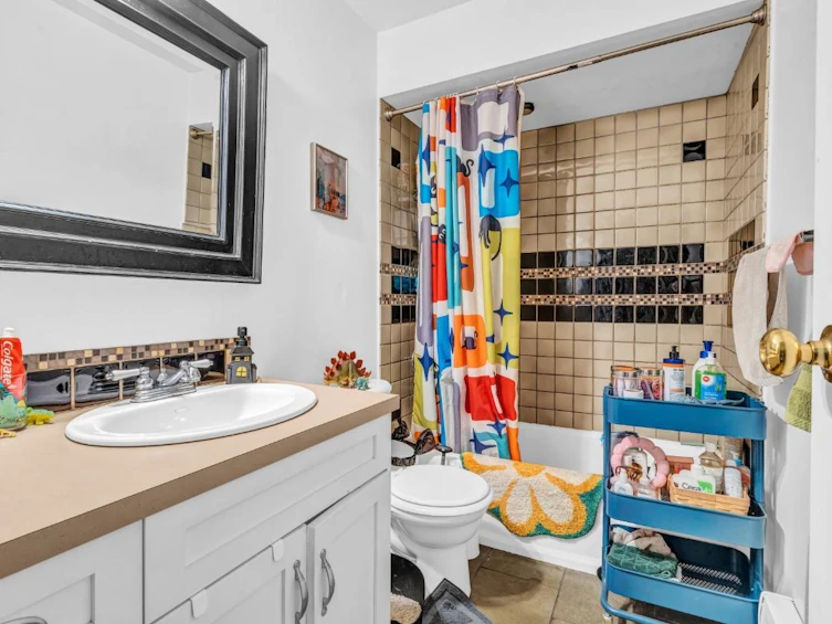 2575 W 3rd Avenue, Vancouver, BC, V6K 1M2 - 26