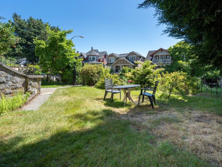 2575 W 3rd Avenue, Vancouver, BC, V6K 1M2 - 34