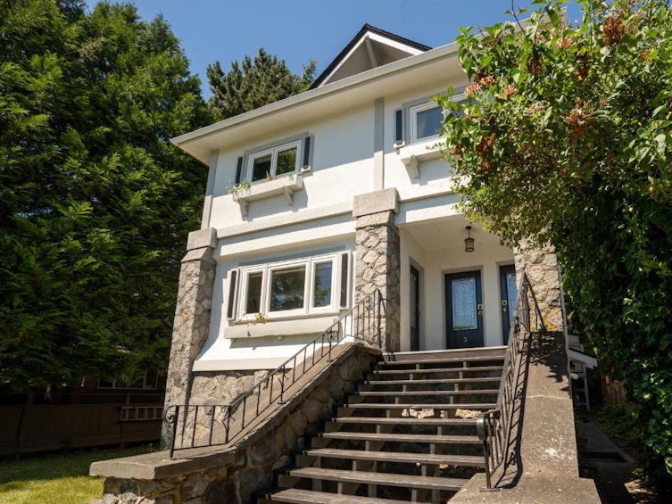 2575 W 3rd Avenue, Vancouver, BC, V6K 1M2 - 30