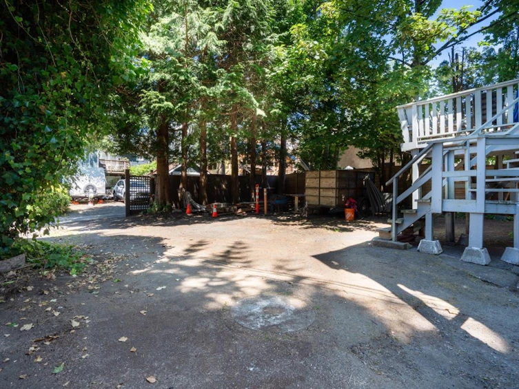 2575 W 3rd Avenue, Vancouver, BC, V6K 1M2 - 35