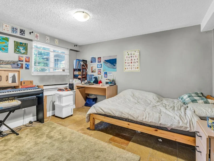 2575 W 3rd Avenue, Vancouver, BC, V6K 1M2 - 23