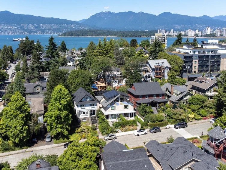 2575 W 3rd Avenue, Vancouver, BC, V6K 1M2