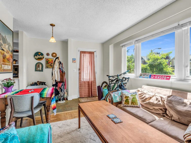 2575 W 3rd Avenue, Vancouver, BC, V6K 1M2 - 3