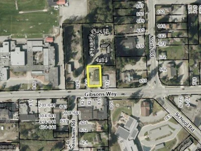 818 Gibsons Way - 3