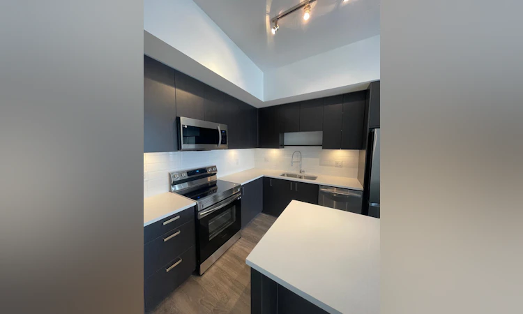 609-15815 85 Avenue