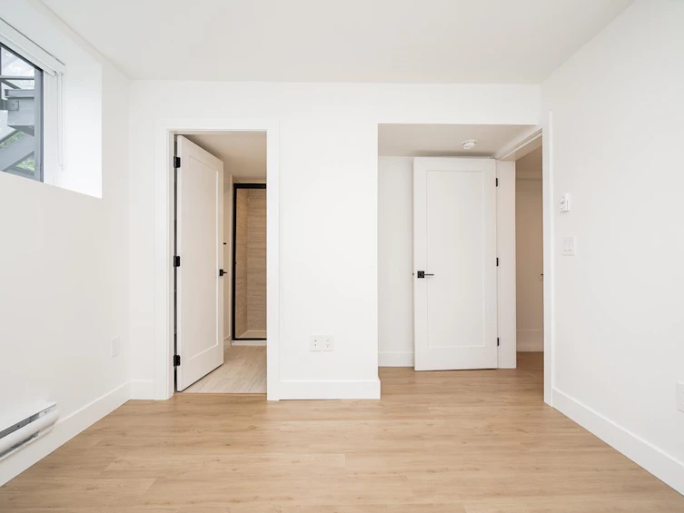 128 N Grosvenor Avenue, Burnaby, BC, V5B 1J2 - 29