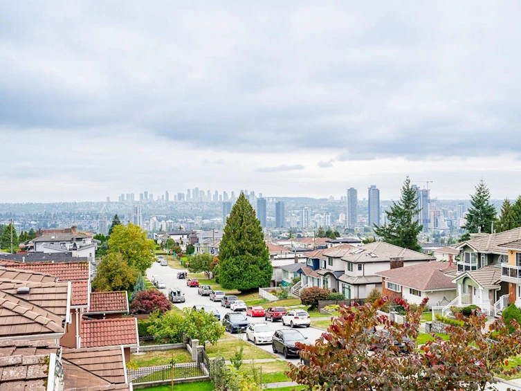 128 N Grosvenor Avenue, Burnaby, BC, V5B 1J2 - 17