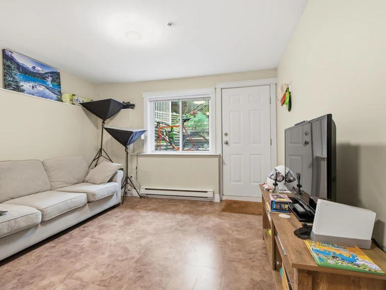 1530 Kitchener Street, Vancouver, BC, V5L 2V9 - 21