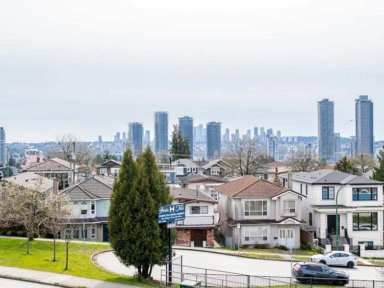 397 Delta Avenue, Burnaby, BC, V5B 3C7 - 22