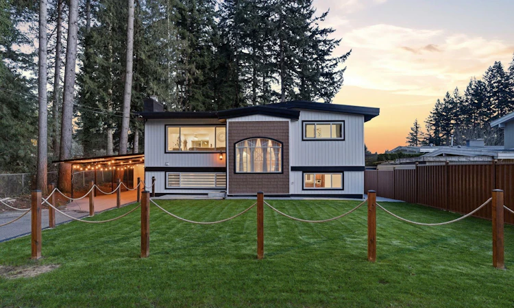 34694 Beverley Crescent