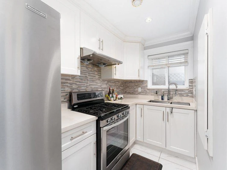 7626 Hedley Avenue, Burnaby, BC, V5E 2R3 - 10