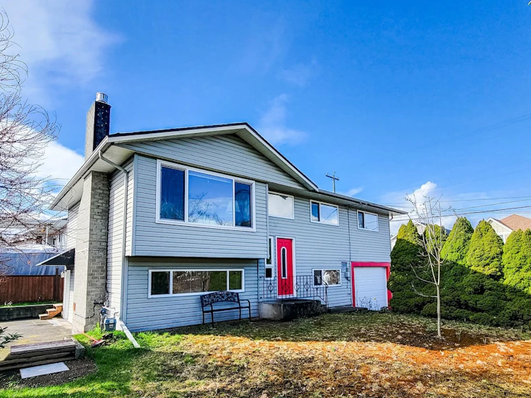 11645 195a Street, Pitt Meadows, BC, V3Y 1G3 - 2