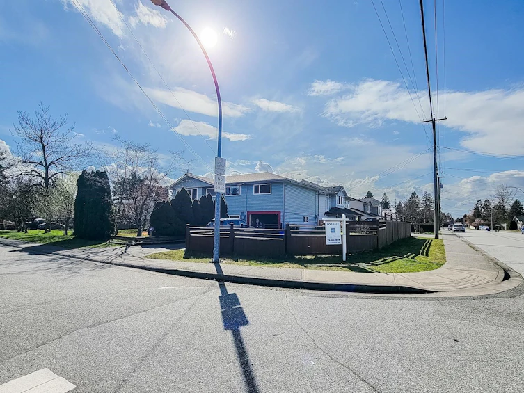 11645 195a Street, Pitt Meadows, BC, V3Y 1G3 - 4