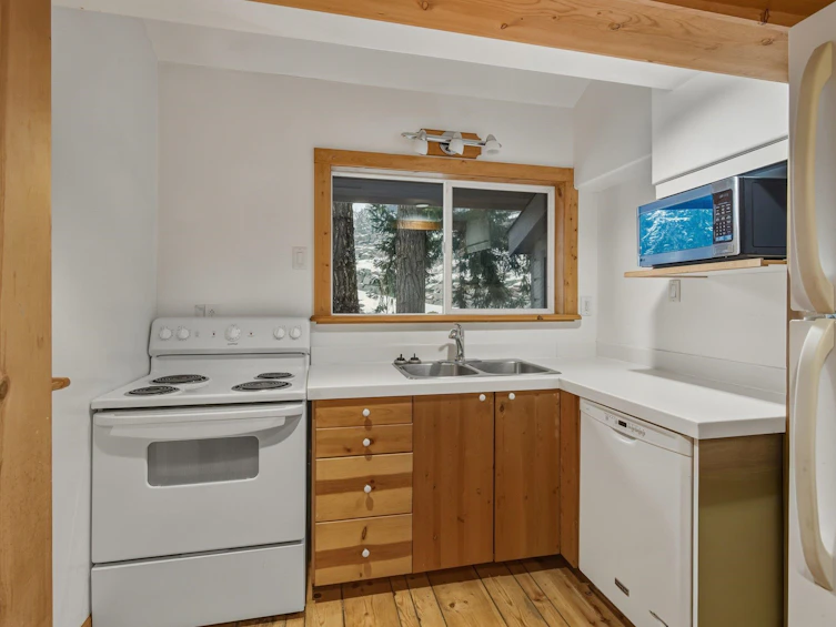9539 Emerald Drive, Whistler, BC, V8E 0G5 - 23