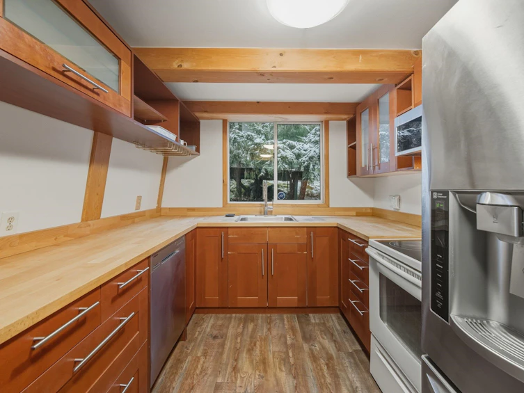 9539 Emerald Drive, Whistler, BC, V8E 0G5 - 9