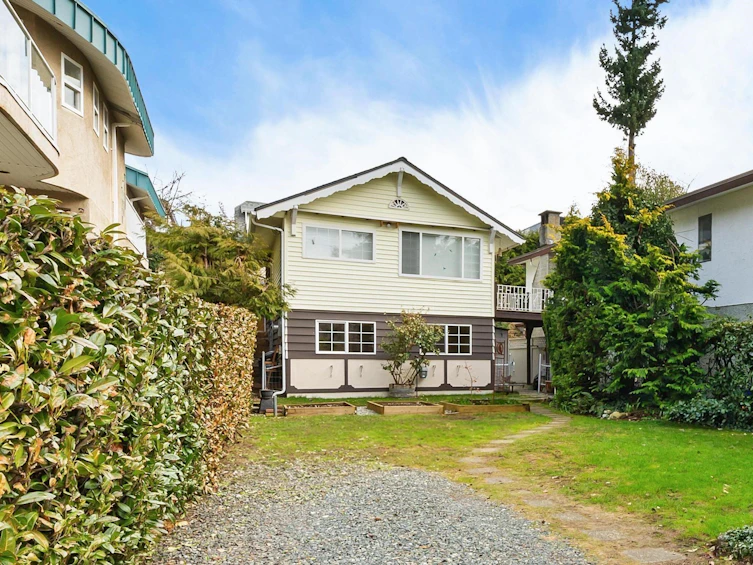 866 Finlay Street, Surrey, BC, V4B 4K2