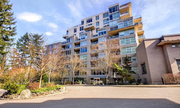 409-9262 University Crescent