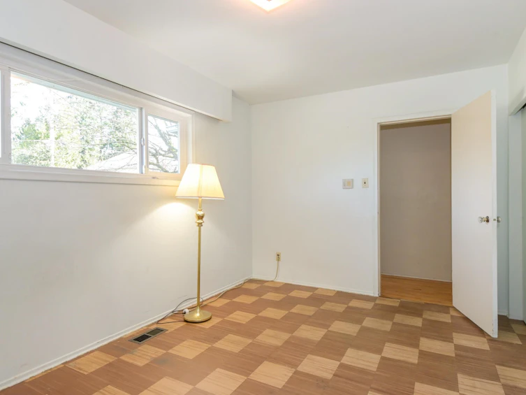 14028 102 Avenue, Surrey, BC, V3T 1P4 - 15