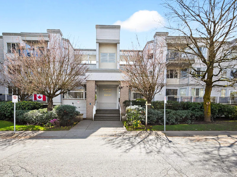 303 - 20240 54a Avenue, Langley BC V3A 3W7