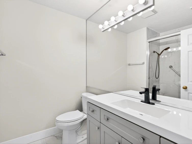 303-20240 54a Avenue, Langley, BC, V3A 3W7 - 20