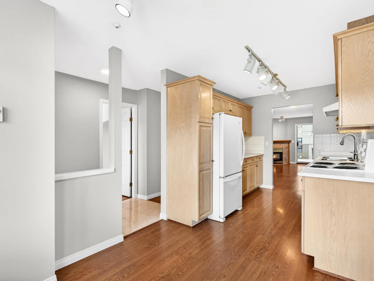 303-20240 54a Avenue, Langley, BC, V3A 3W7 - 11