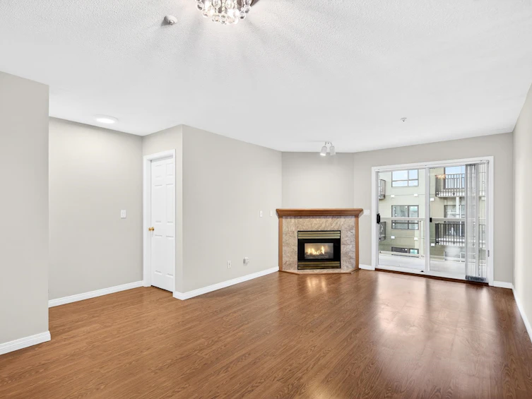 303-20240 54a Avenue, Langley, BC, V3A 3W7 - 3