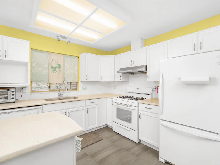 1931 Westview Drive, North Vancouver, BC, V7M 3B1 - 9