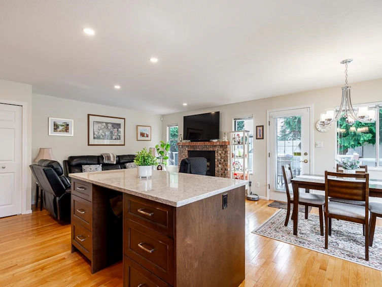 13560 15a Avenue, Surrey, BC, V4A 8Z9 - 9